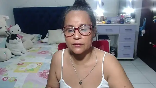 pervert_mommy_ élő XXX-chatje