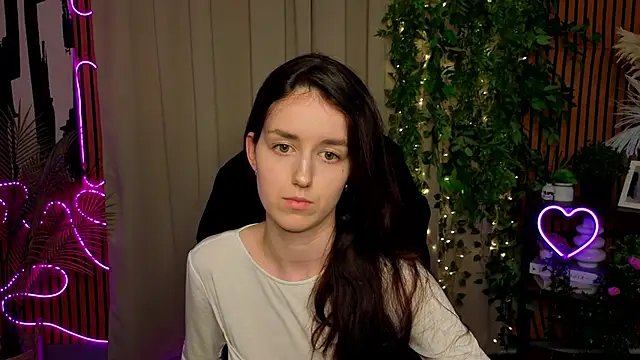 EmiliaDent's Live XXX Chat