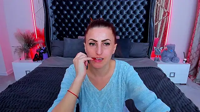 Rebecca_Diamond: онлайн-секс-чат