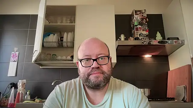 theitalianbear Adlı Modelin Web Kamerası Şovu