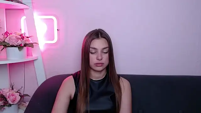 MilanaAngelAs Adlı Modelin Canlı XXX Sohbeti