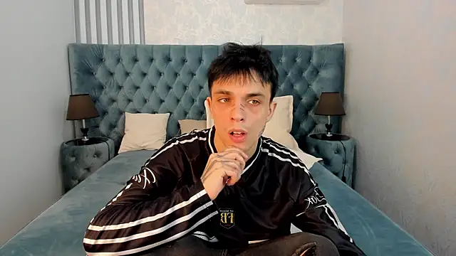 Онлайн чат XXX ClarkBev