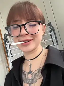 tiny_dreamer Adlı Modelin Canlı XXX Sohbeti