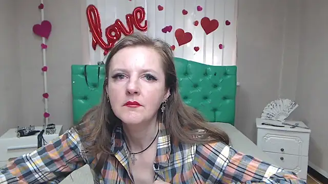 MeganPirsのライブXXXチャット