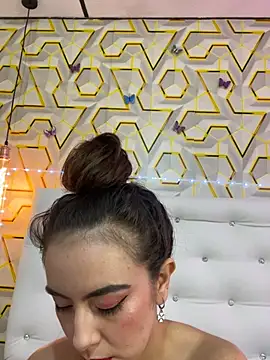 MelanyyJhonson15's Live XXX Chat