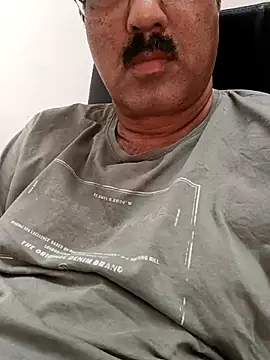 moonflower25 Adlı Modelin Canlı XXX Sohbeti