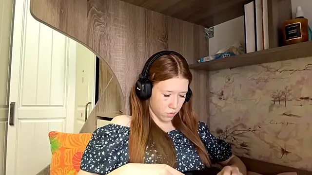 KiraNice1: онлайн-секс-чат