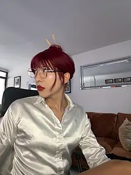 Conny_777 Adlı Modelin Canlı XXX Sohbeti