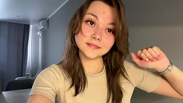 Thyeiysyla Chat XXX live