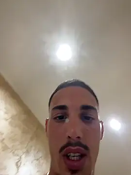 piccolo2002 – Live XXX-chat