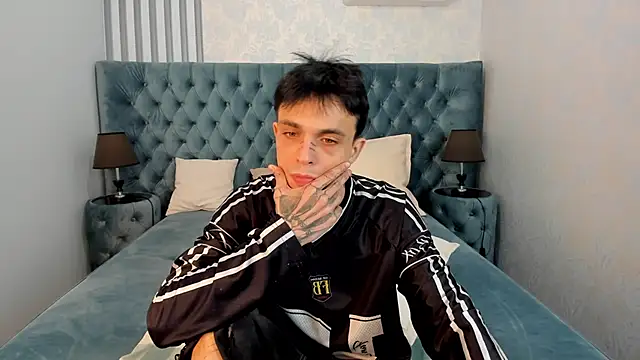 ClarkBev 网络视讯表演