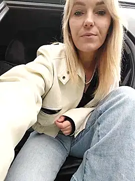 Yourblonde_69's Live XXX Chat