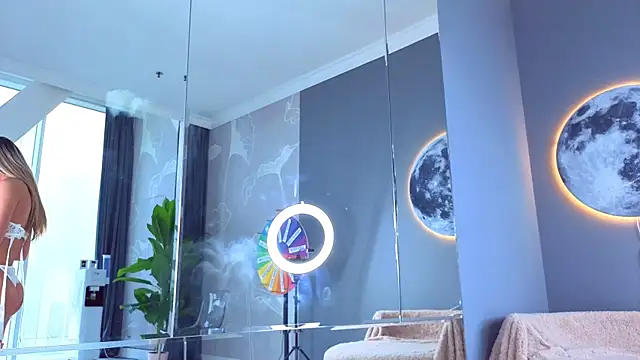 แชท XXX สดของ SpoilM3Mor3