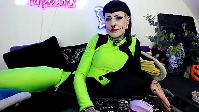 Show modela Purple_Coffin666 na web-kameri