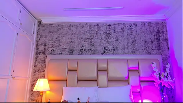 SelennaCooper webcam show