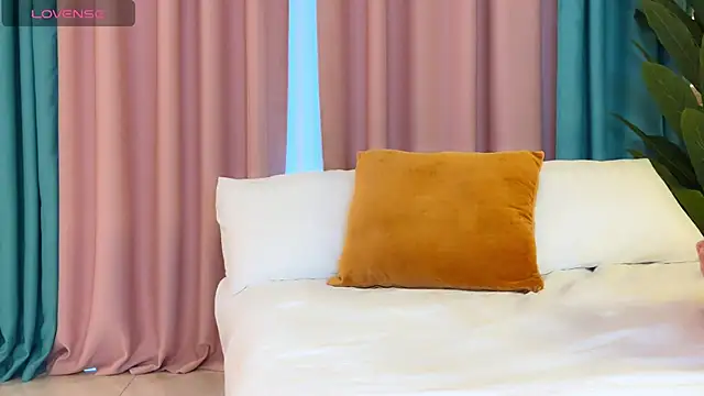 UrGoddessJenny's Live Sex Cam Show