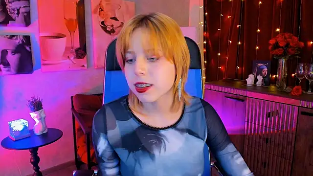 VivienneHebert live XXX chat