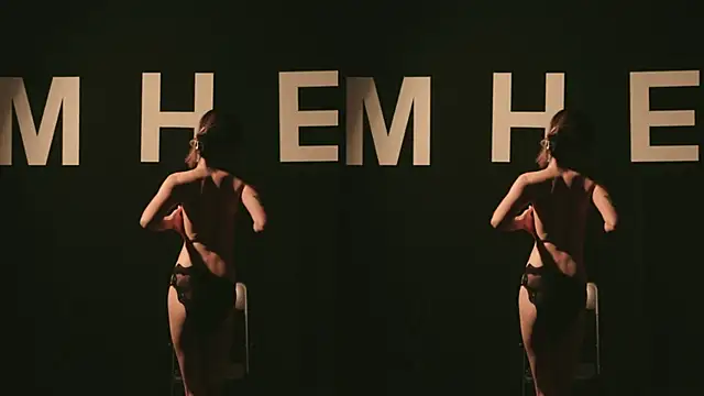 MHe-002 – Naživo XXX chat