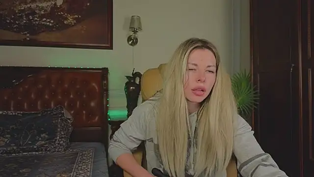 Real_Tini Live XXX-Chat