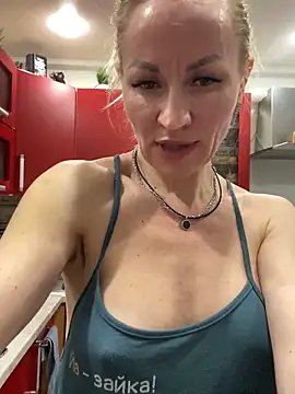 دردشة kira_saning الجنسية المباشرة