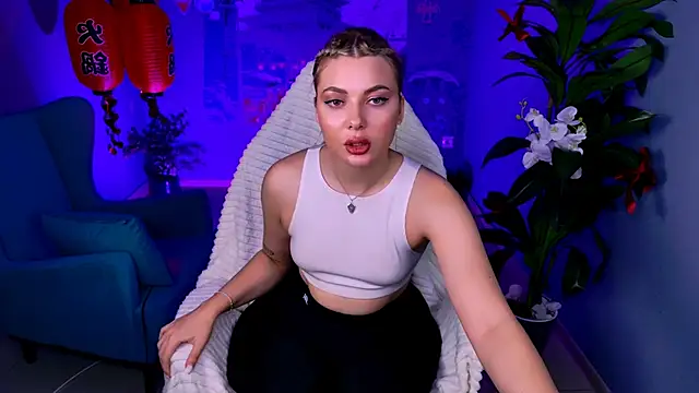 HyileyClark: онлайн-секс-чат