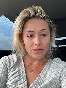 petrouchkaaa_ Live XXX-chat