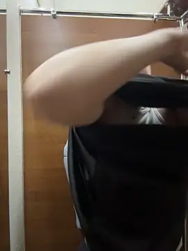 XXX chat uživo modela HarrietDart