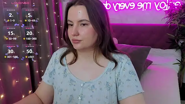 FeralPeach's Live XXX Chat