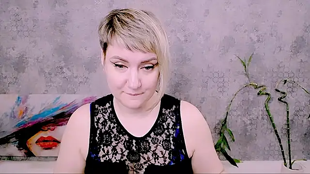 Djullia's Live XXX Chat