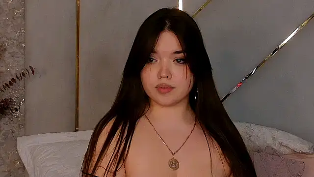 NaomiAsterのライブXXXチャット