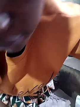 Broan_me élő XXX-chatje