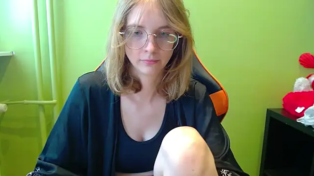 juicyPennyn Live XXX chat