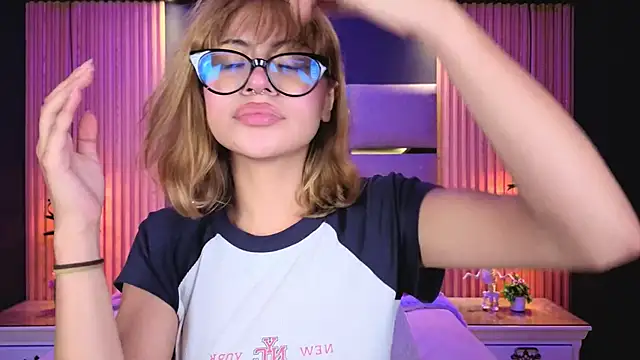 AlanaWalker9: онлайн-секс-чат