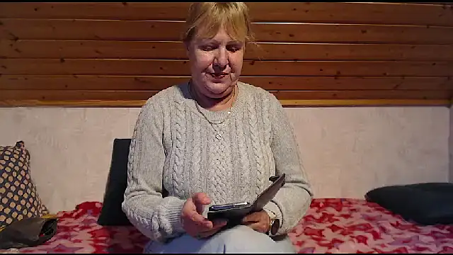 Nikole111 即時 XXX 聊天