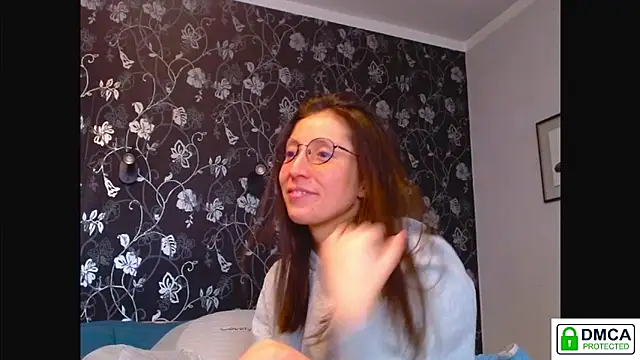 Sophi_Cute Adlı Modelin Canlı XXX Sohbeti