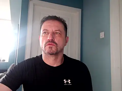 MisterFaithRO: απευθείας συνομιλία ΧΧΧ