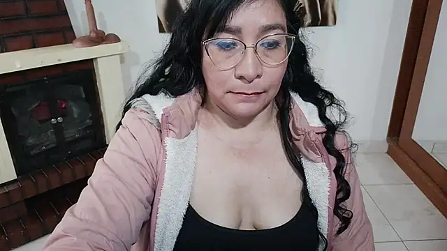 Czat XXX na żywo – Grace_mature_milf