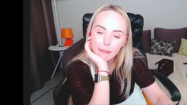 Czat XXX na żywo – LiluMoon__