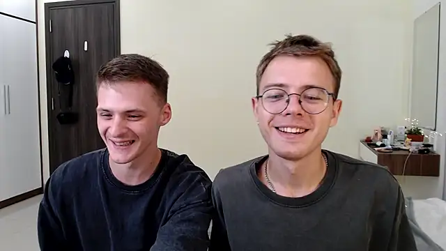 Webkamerová show NikiKerryCum