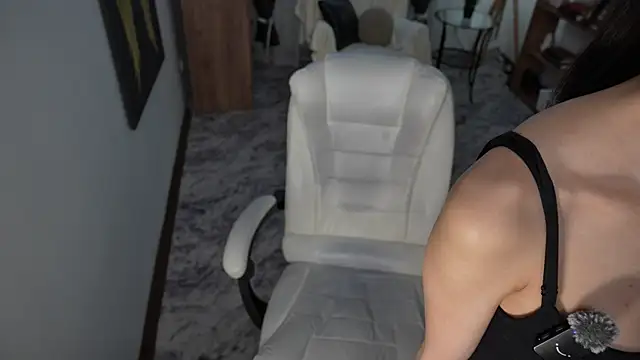 OnieClose Chat XXX live