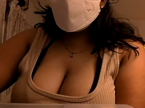 Pokazy przed kamerką – spicy-milkerss