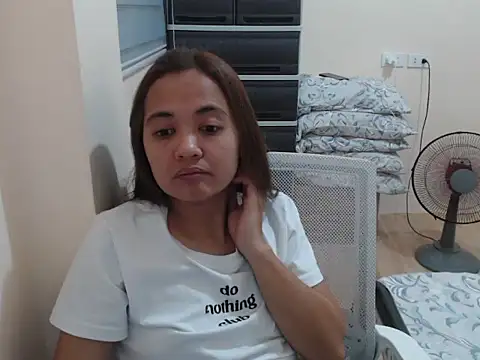 xTheLastVIRGINx Adlı Modelin Canlı XXX Sohbeti