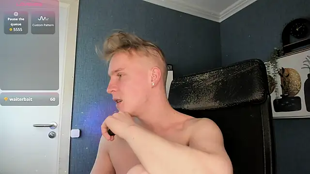 AlexxSweet 网络视讯表演