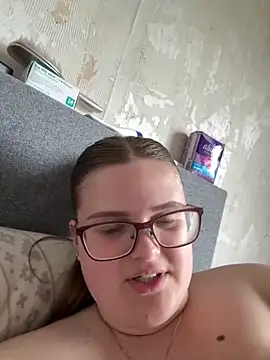 CurvyPaar2 Chat XXX live