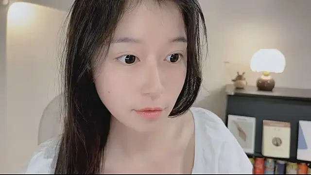 Onechestnut Adlı Modelin Canlı XXX Sohbeti