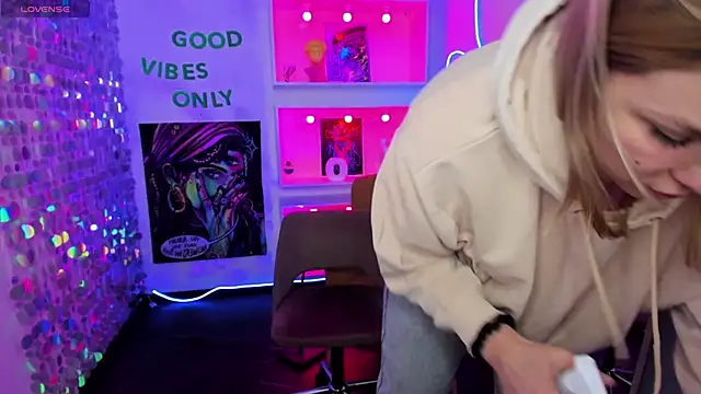 BellaDreamy Adlı Modelin Canlı XXX Sohbeti