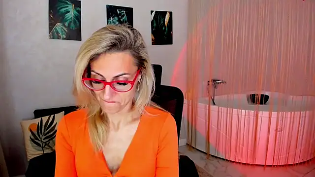 MuseOfStage élő XXX-chatje