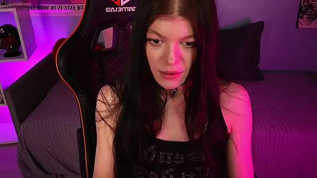 Softeach's Live XXX Chat