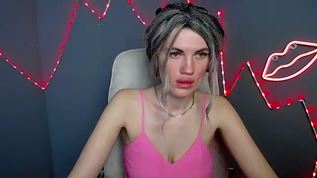 MilaLoona's Live XXX Chat