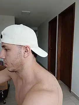 Max_valiant Webcamshow